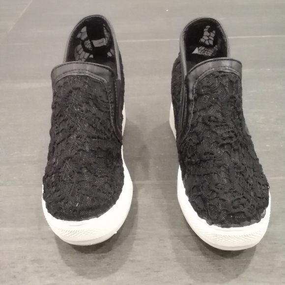 Brand new black lace sneakers - Picture 2 of 8